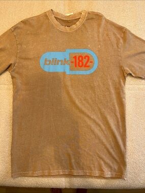 Blink-182 Tan Faded Style Logo Short Sleeve Tee { NEW 🆕 / 🏷️ SMALL / Fits M/L }